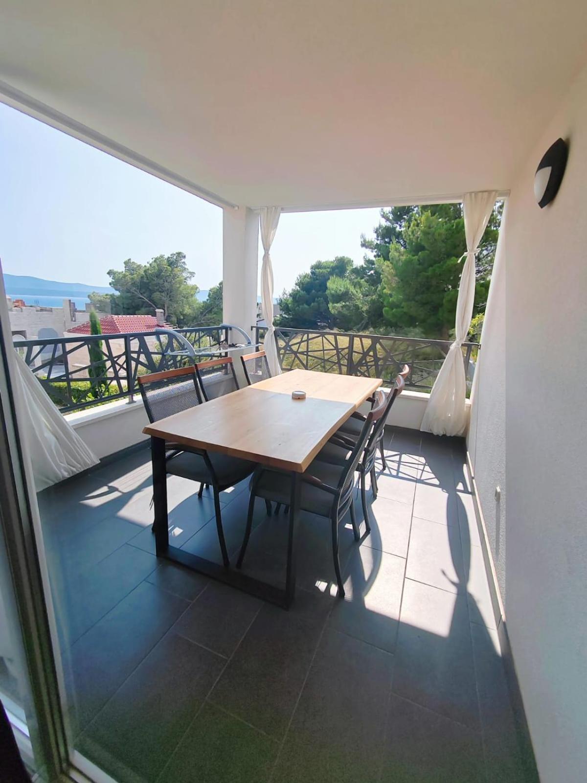 L&L Apartmani 1 Bol Bagian luar foto