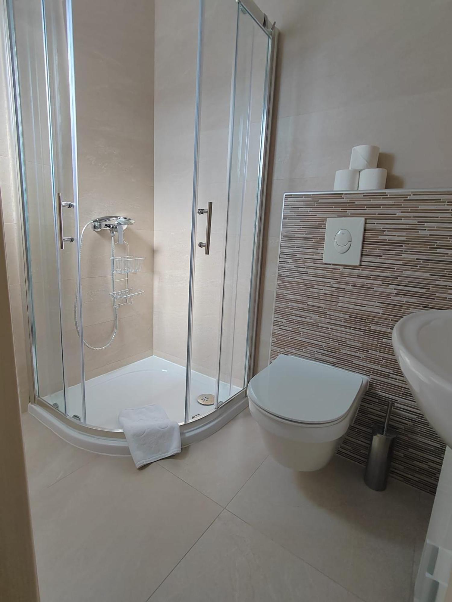 L&L Apartmani 1 Bol Bagian luar foto