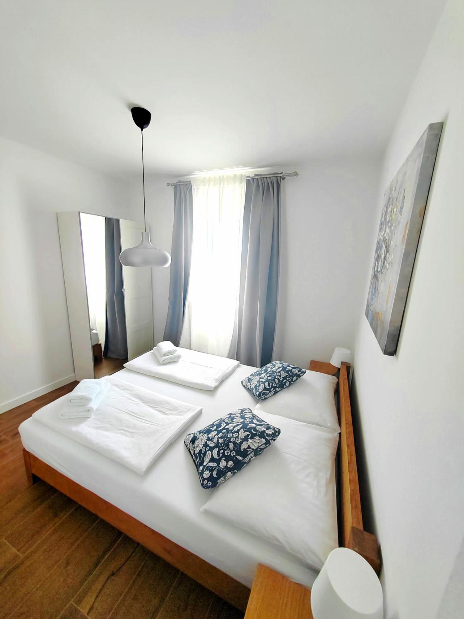 L&L Apartmani 1 Bol Bagian luar foto