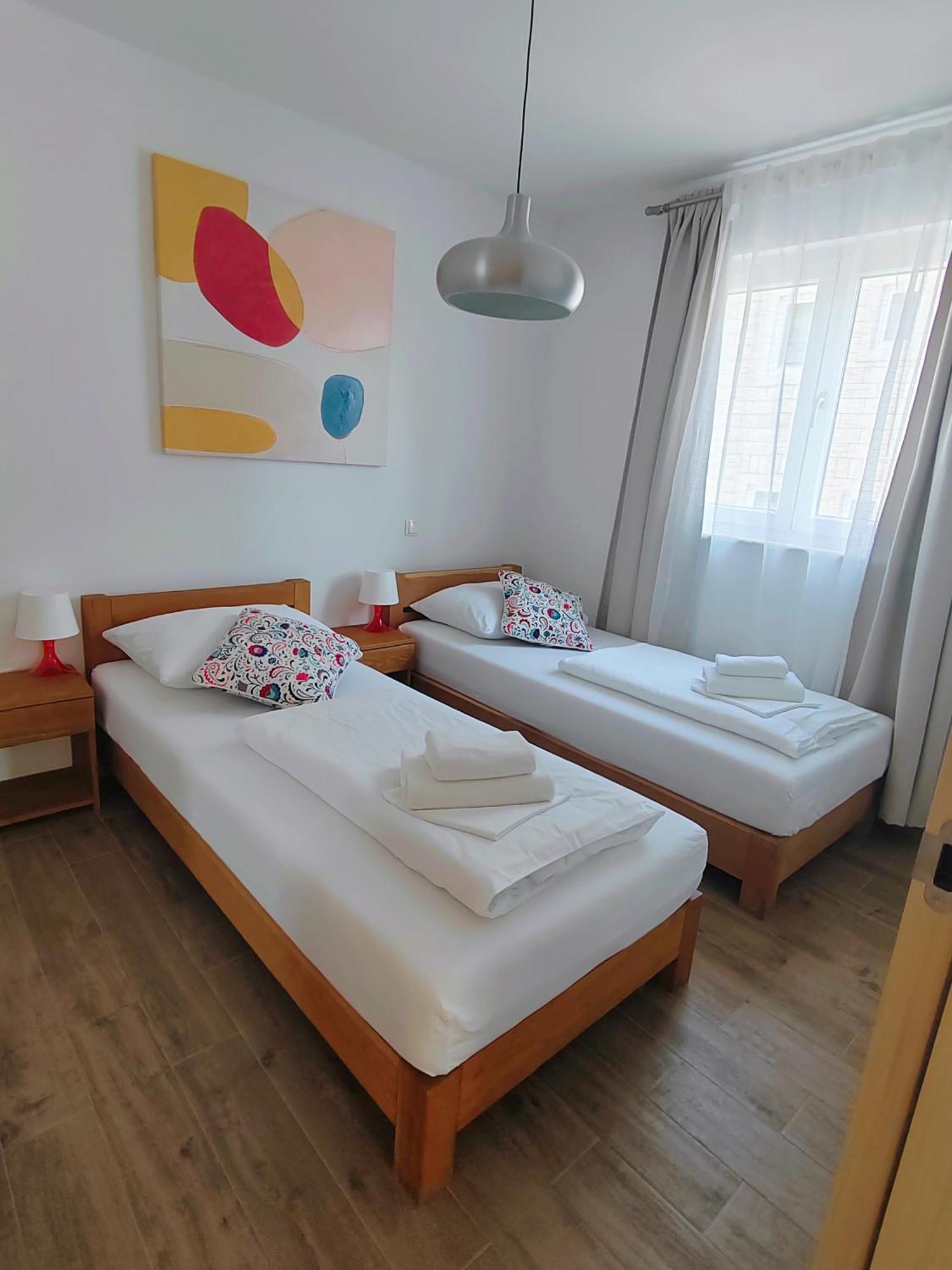 L&L Apartmani 1 Bol Bagian luar foto