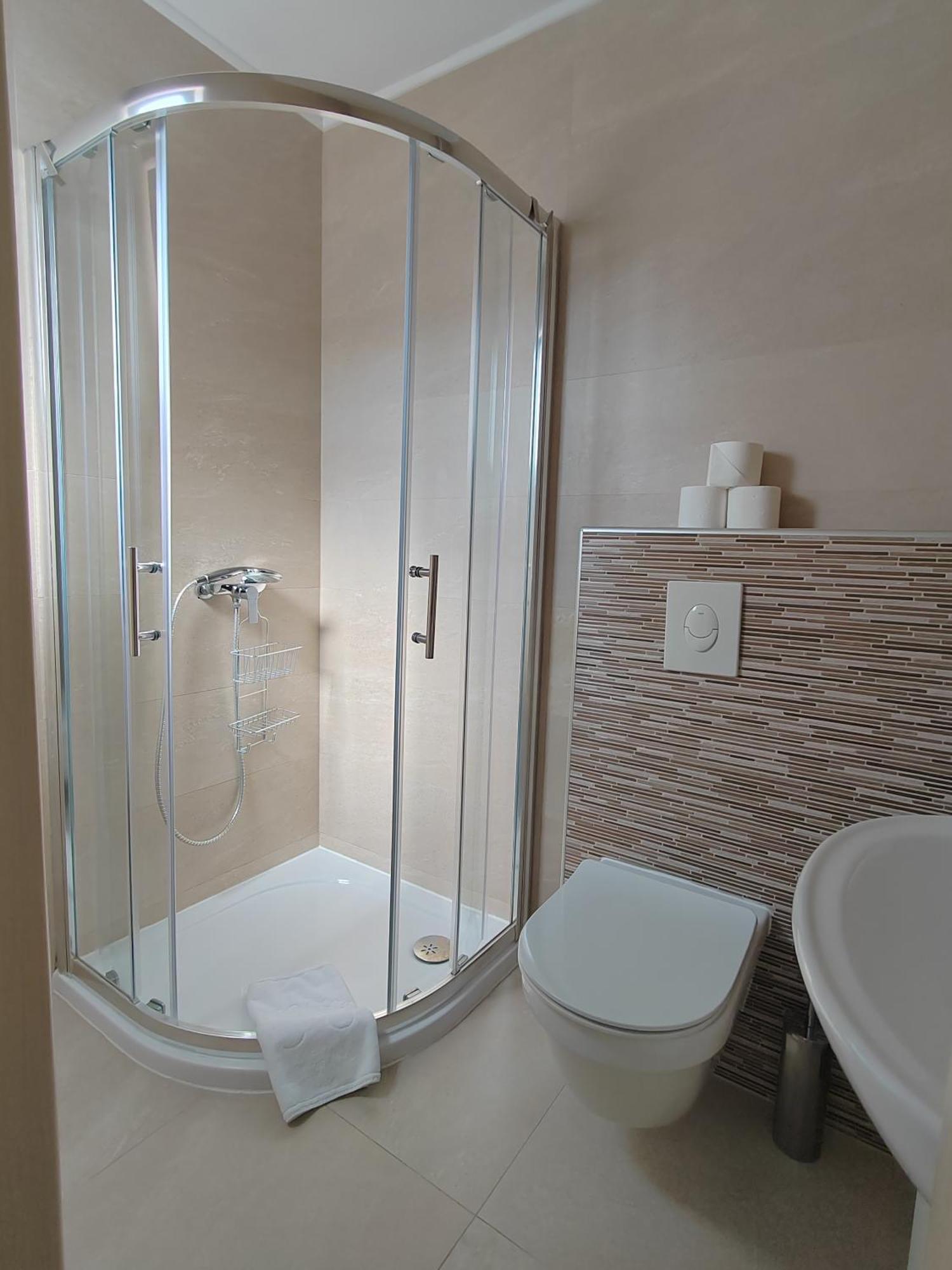L&L Apartmani 1 Bol Bagian luar foto
