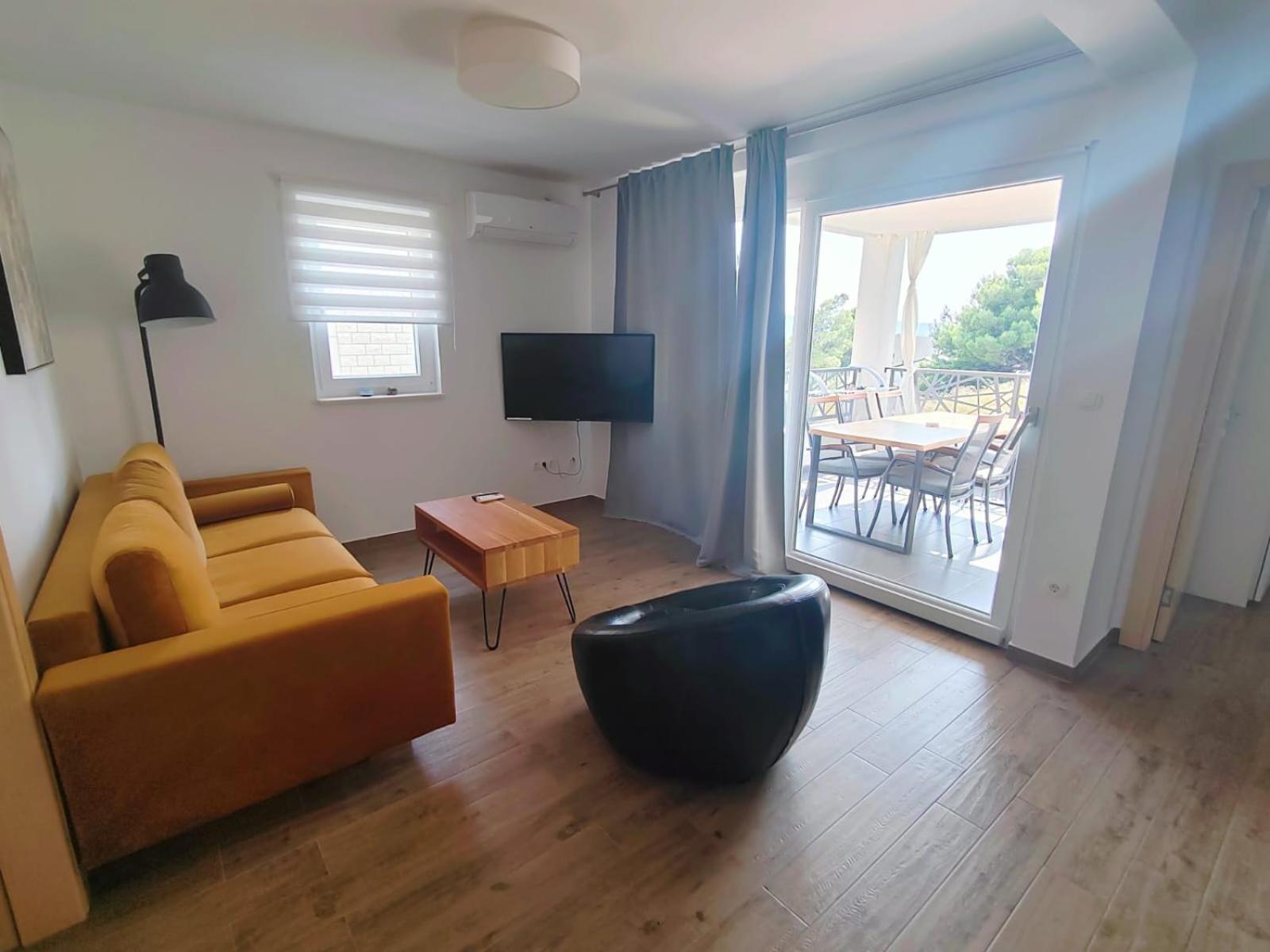 L&L Apartmani 1 Bol Bagian luar foto