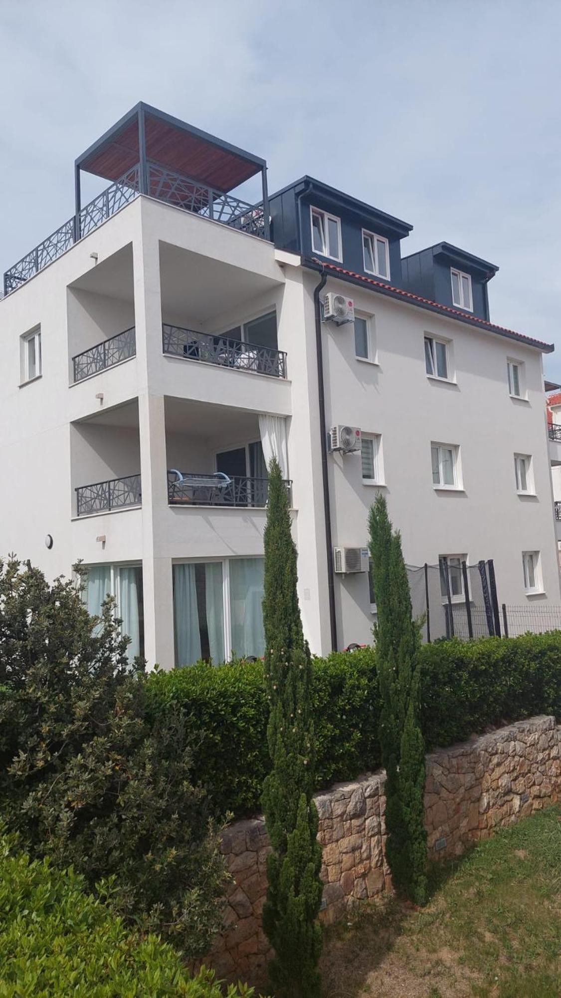 L&L Apartmani 1 Bol Bagian luar foto