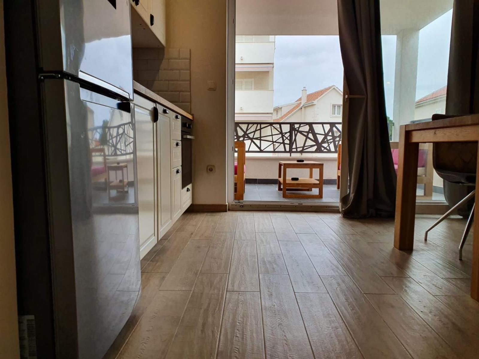 L&L Apartmani 1 Bol Bagian luar foto