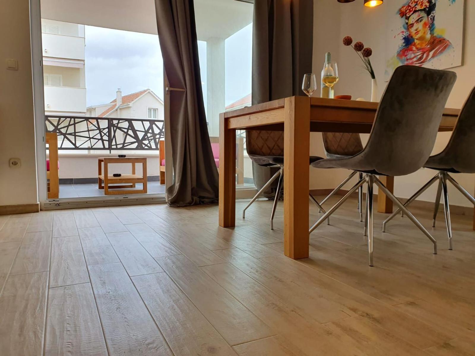 L&L Apartmani 1 Bol Bagian luar foto