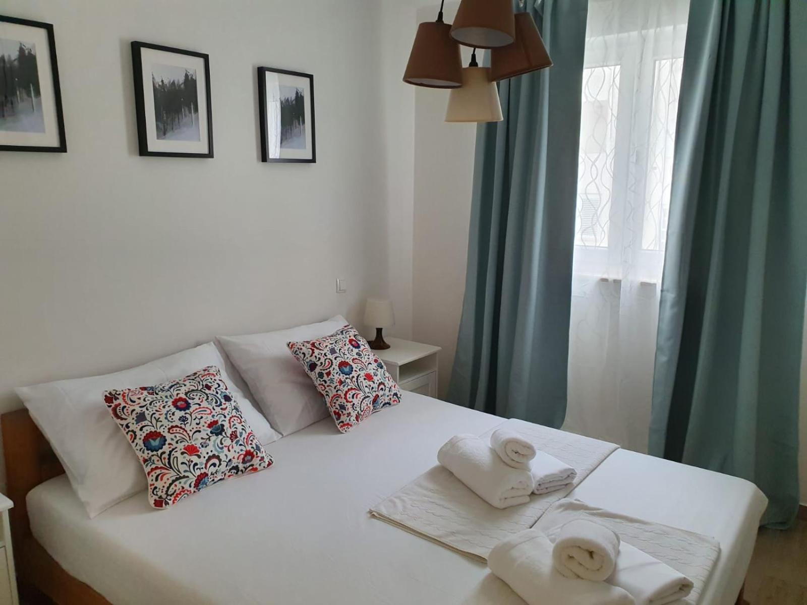 L&L Apartmani 1 Bol Bagian luar foto