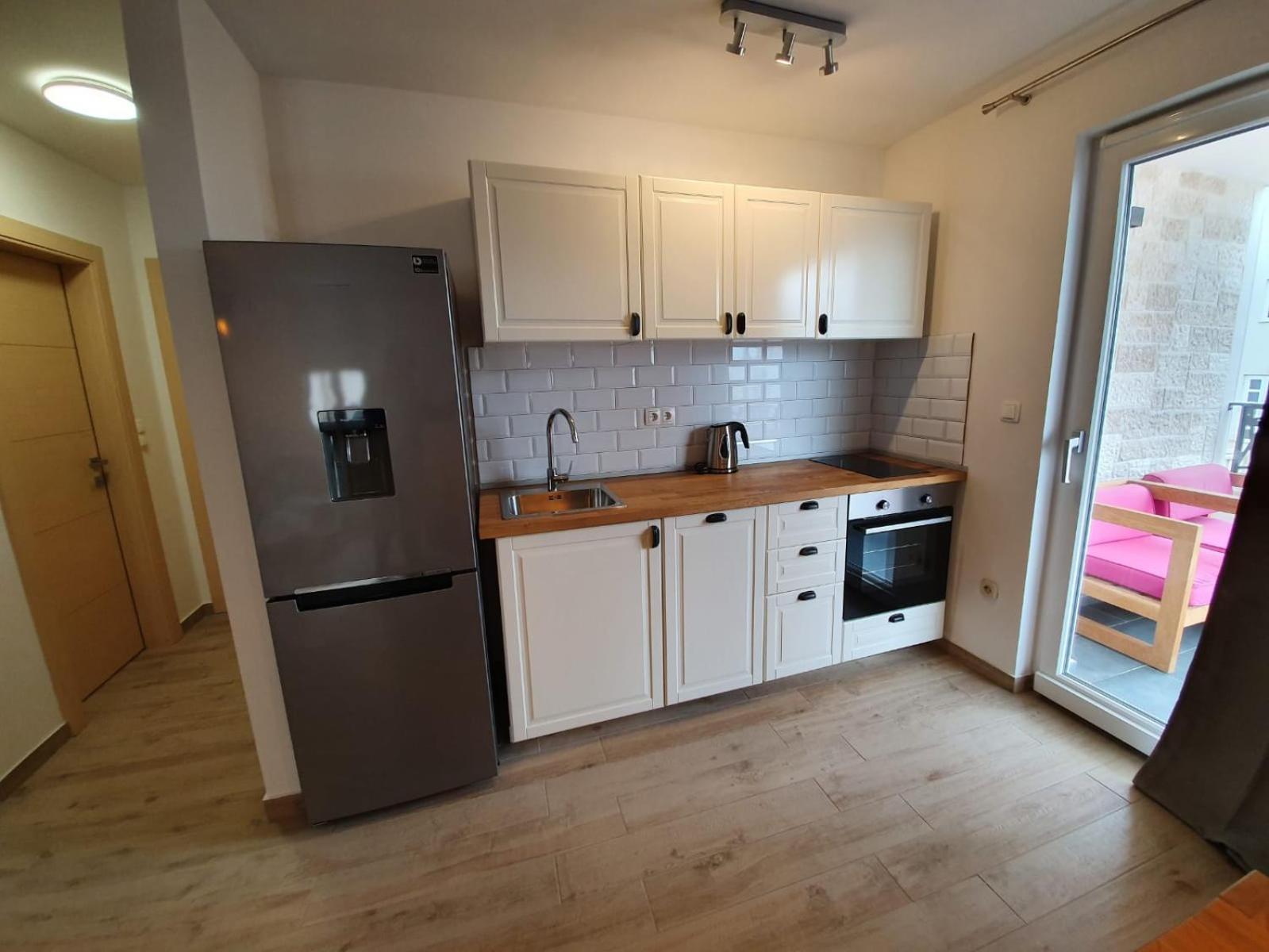 L&L Apartmani 1 Bol Bagian luar foto
