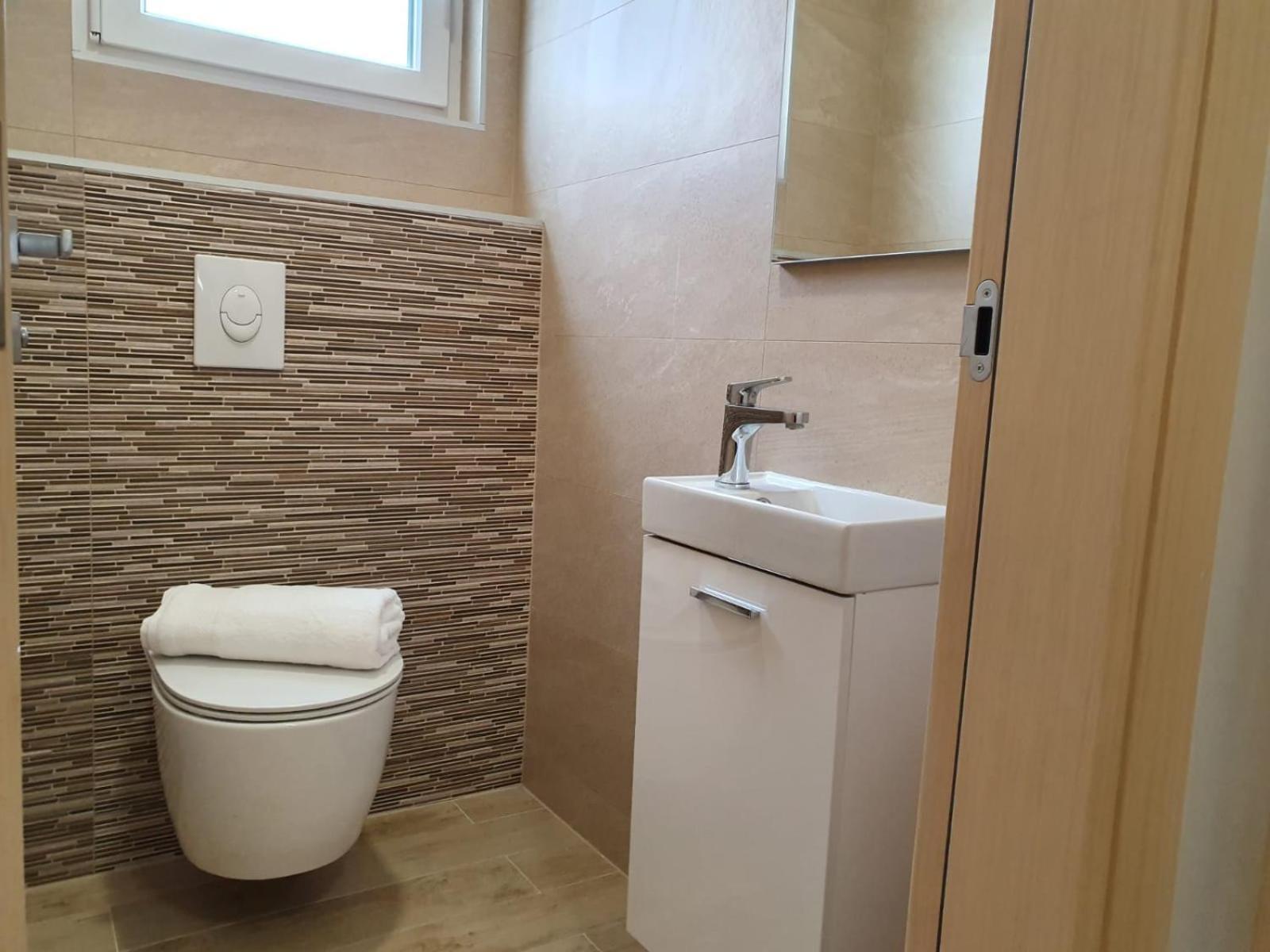 L&L Apartmani 1 Bol Bagian luar foto