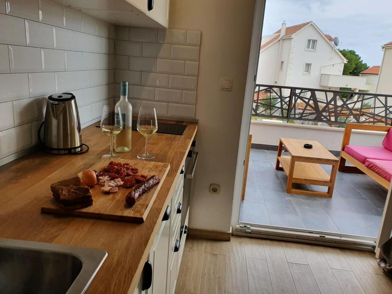 L&L Apartmani 1 Bol Bagian luar foto